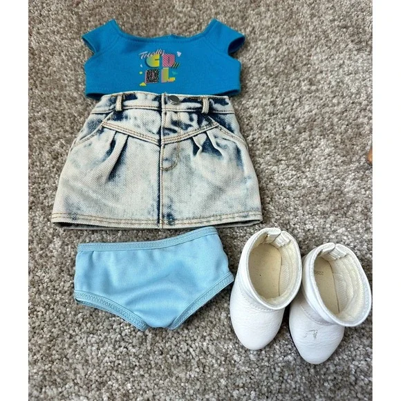 American Girl Doll- Courtney with Blue Top and Denim Skirt - Picture 10 of 16